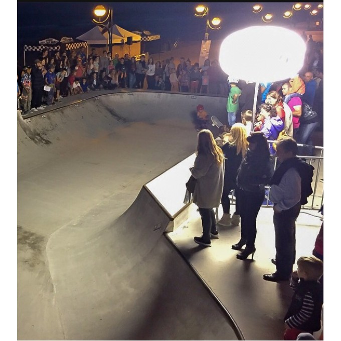 Turn telescopic iluminare temporara 300W - 40.000 lumeni – 3,3m inaltime 